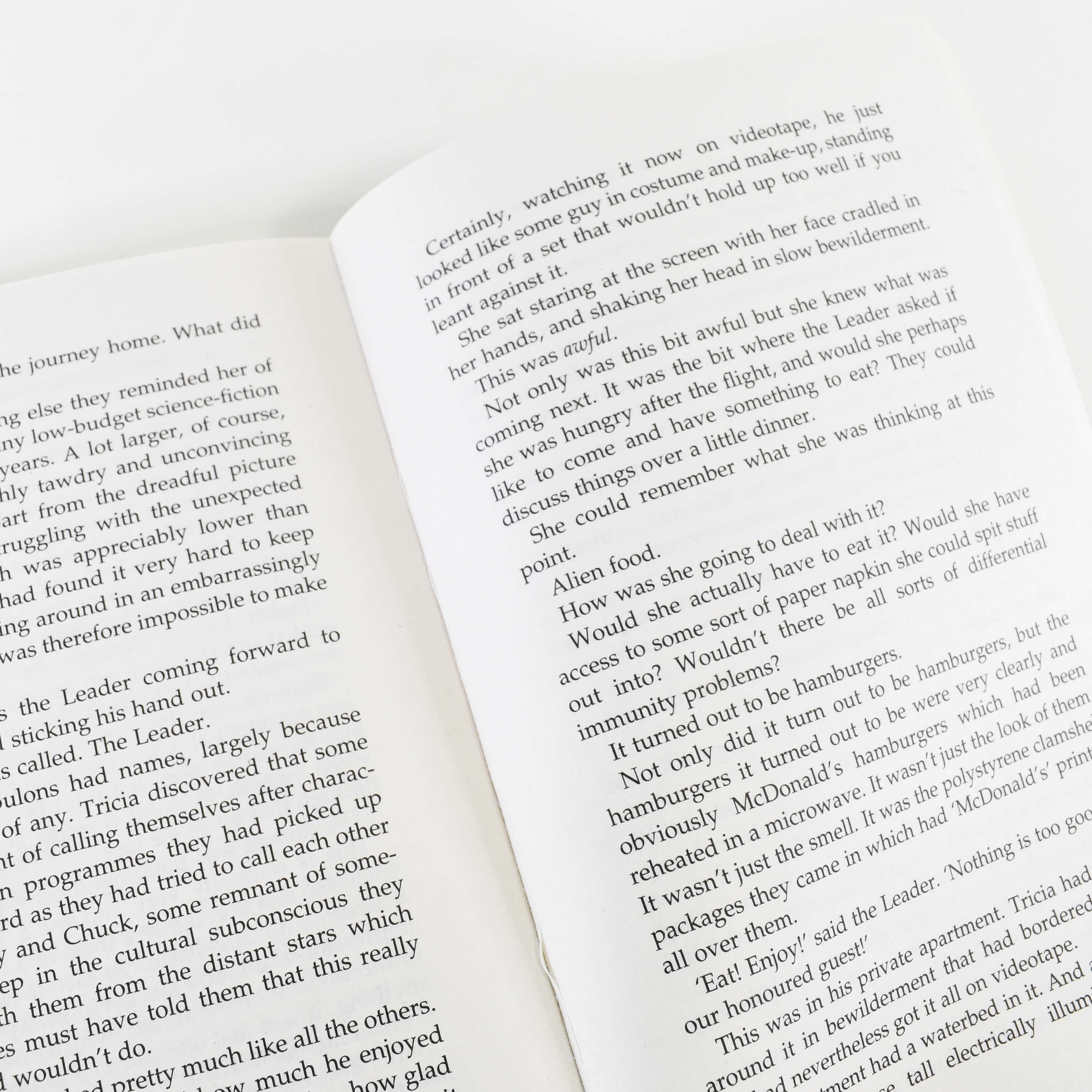 The Hitchhiker's Guide to the Galaxy Books 1-5 Box Set by Douglas Adams - Paperback Collection - Image 4